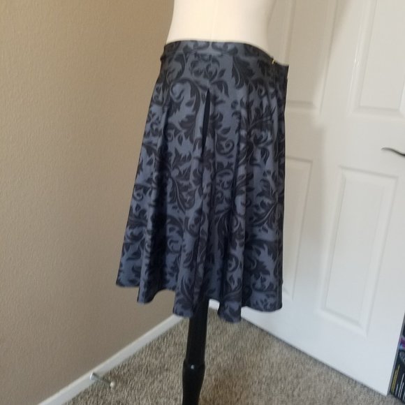 Living Dead Skirt Size XL - Picture 3 of 4